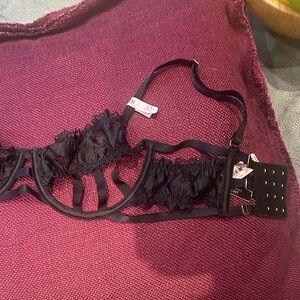 Satin Ziggy Glam Floral Embroidery Strappy Open-Cup Bra |